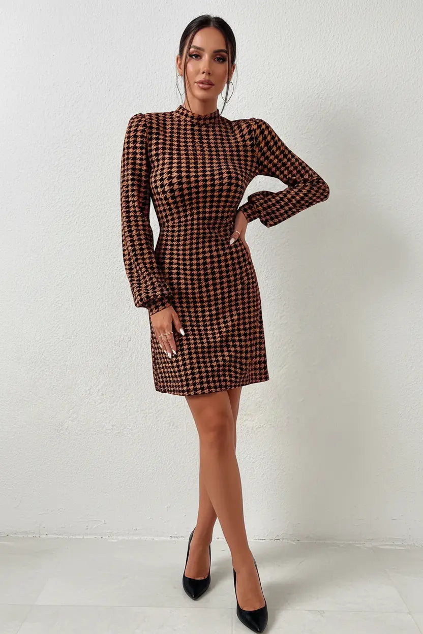 Houndstooth Dress – Full Head Visible